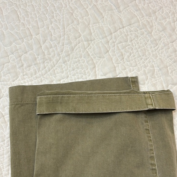 Women’s Gap Khaki Cargo Pants - Picture 9 of 16